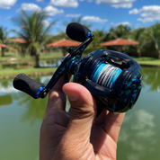 Carretilha Kingpesque Azure Anti-Cabeleira - Drag 10kg 7.2:1 + Óculos Polarizado Kingpesque Grátis
