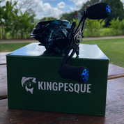 Carretilha Kingpesque Azure Anti-Cabeleira - Drag 10kg 7.2:1 + Óculos Polarizado Kingpesque Grátis