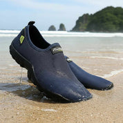 Tênis Slip On aquático masculino, ideal para pescaria, praia e esportes náuticos.