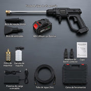 Kit completo de lava jato portátil com mangueira de 5 metros carregador e bateria na bancada de oficina.