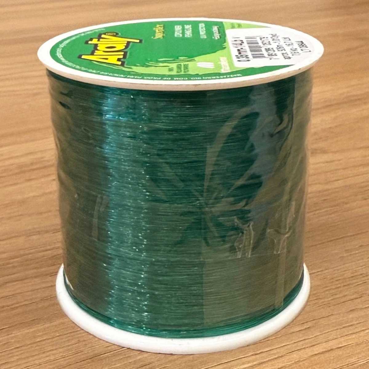 Linha de pesca monofilamento Araty Superflex na cor verde para pesca esportiva e profissional.