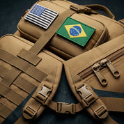 Mochila outdoor reforçada em nylon 600D resistente para pesca e expedições.