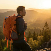 Mochila cargueira leve e resistente para trilhas, caminhadas, viagens e atividades ao ar livre.