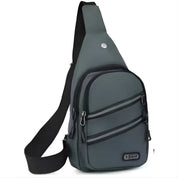Detalhe da alça ajustável e ergonômica da bolsa transversal