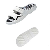 Sandália slide masculina flexível que se molda ao pé para maior conforto
